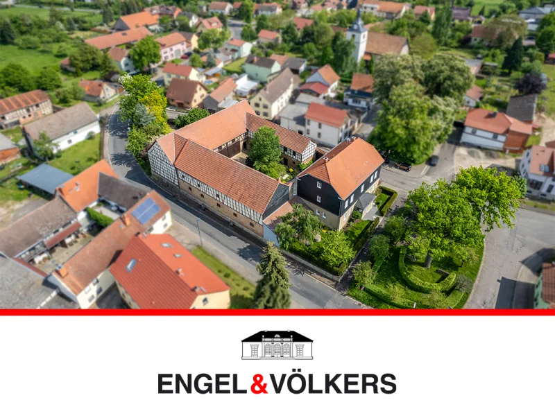  - Haus kaufen in Bad Langensalza OT Wiegleben - Exklusives Landgut: Historischer Vierseitenhof mit großzügigem Wohnraum und liebevoll restaurierten Scheunen
