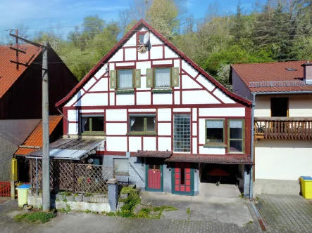  - Haus kaufen in Dillstädt - Verwunschenes Fachwerkhaus: Eine Perle wartet auf Wiedererstrahlung