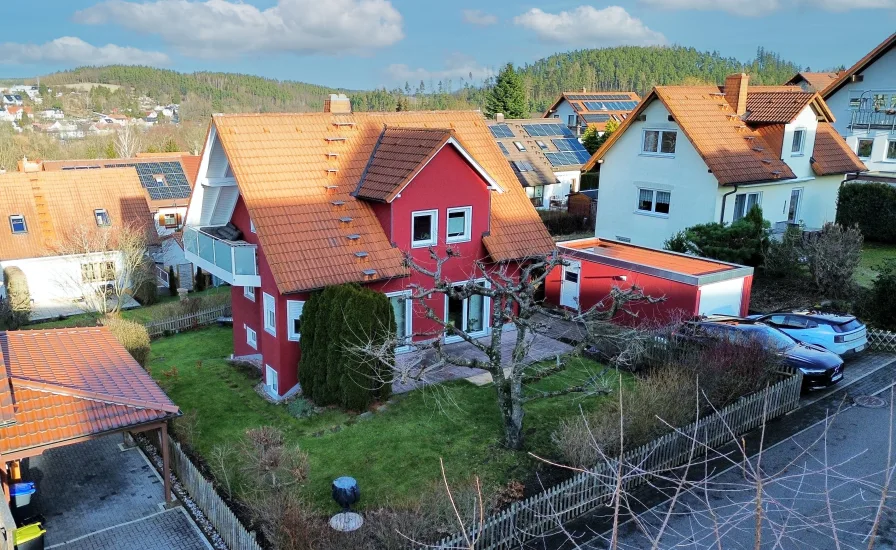 Frontansicht - Haus kaufen in Ilmenau - Exklusives Familienanwesen in Ilmenau: Traumhaus im Thüringer Wald