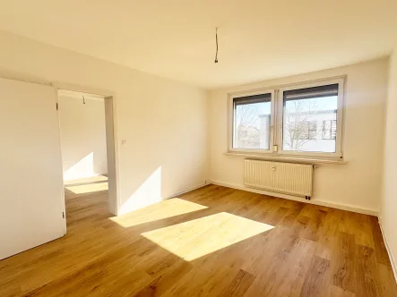 Schlafzimmer - Wohnung kaufen in Friemar - Provisionsfrei - Modernisiertes Apartment mit Küche in Friemar: Idyllische Ruhe & urbane Nähe