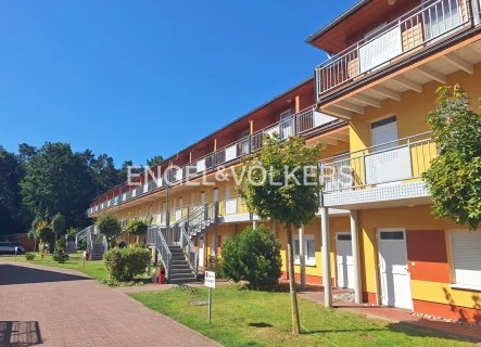 Gebäudeansicht - Wohnung kaufen in Seebad Zempin - Strandnahe Erdgeschosswohnung mit Blick ins Grüne