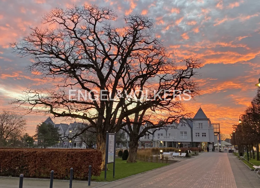 Abendstimmung auf der Strandpromenade Ostseebad Heringsdorf