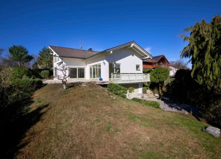  - Haus kaufen in Berg - Zweifamilienhaus mit Potenzial: Ihr Traumhaus mit Weitblick in Berg