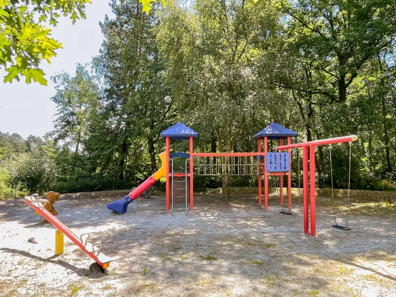 Spielplatz auf dem Gelände