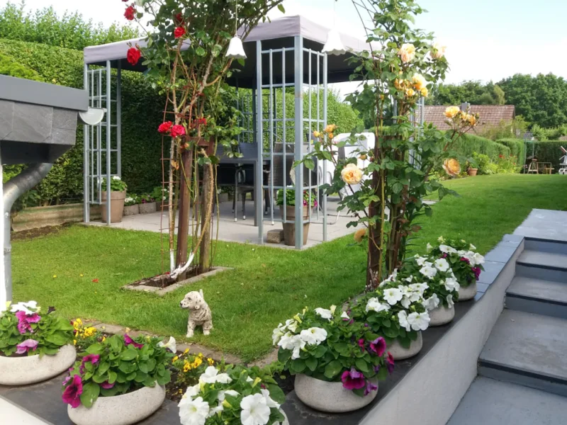  - Haus kaufen in Schleswig - Doppelhaushälfte mit schönem Garten