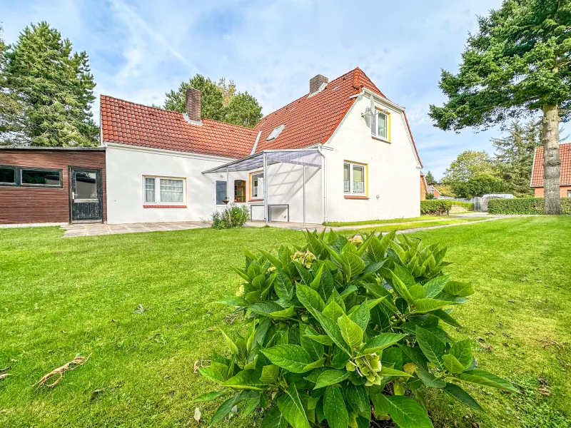 Gartenansicht - Haus kaufen in St. Peter-Ording - Wohnen zwischen Deich und Dorf