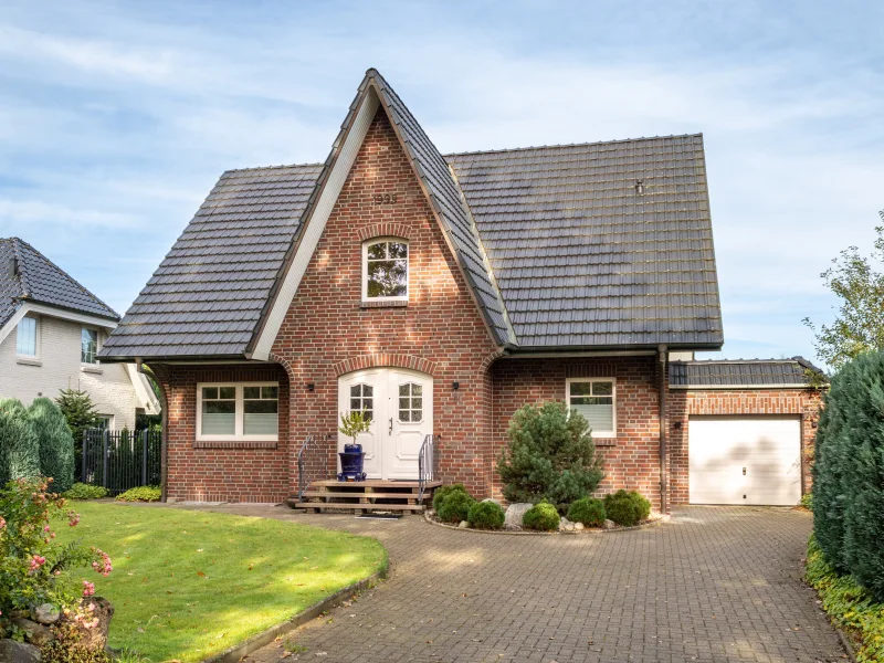  - Haus kaufen in Rellingen - Charmanter Friese auf weitläufigem Grundstück