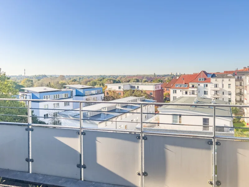 Ausblick über die Dächer Lübecks - Wohnung kaufen in Lübeck - Lichtdurchflutete Penthouse-Wohnung