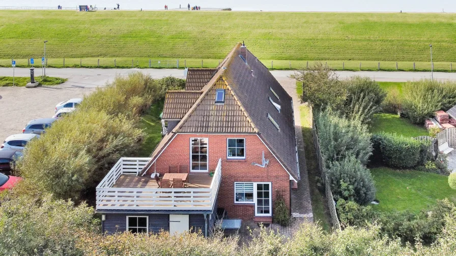 Außenaufnahme - Haus kaufen in Dagebüll - Ferienhaus "Deichkrone" mit 3 Wohneinheiten und Nordseeblick - Hafen - Dagebüll