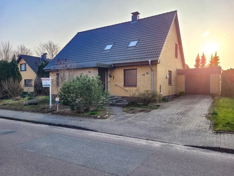  - Haus kaufen in Sörup - Einfamilienhaus mit Ausbaureserve in Sörup