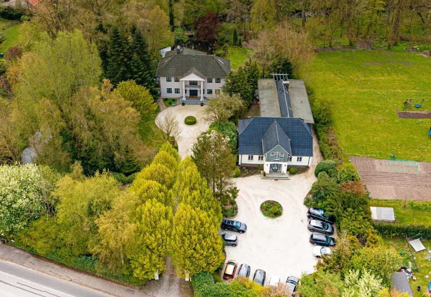 Das Anwesen von oben - Haus kaufen in Bovenau - Exklusiver Wohn- und Firmensitz vor den Toren von Kiel