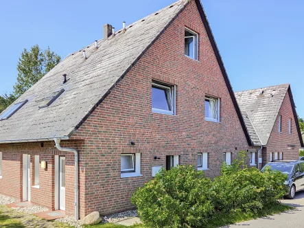  - Haus kaufen in St. Peter-Ording - Invest in SPO                                                                                                                                      Naturnahes Appartementhaus mit Ferienbungalow