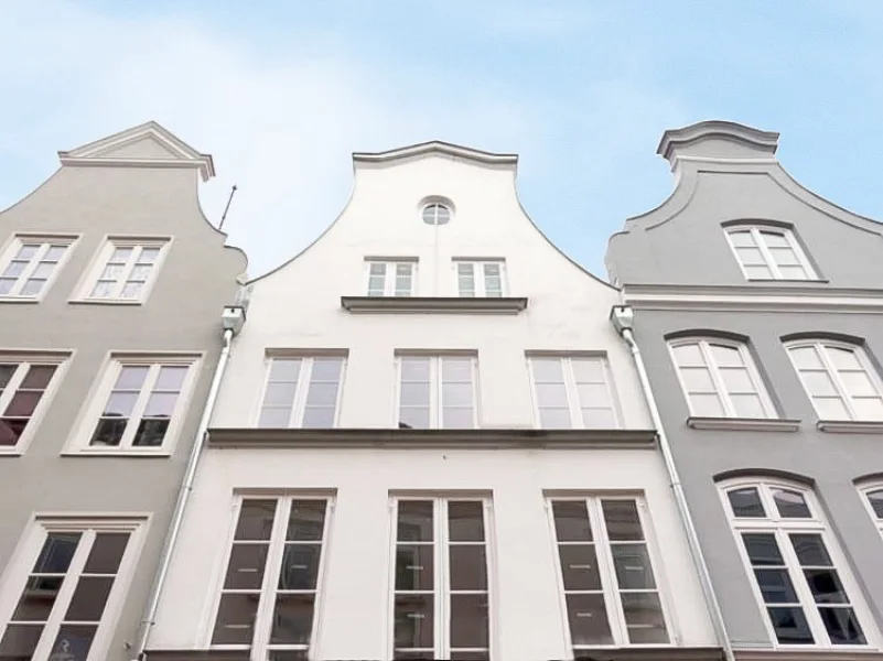  - Wohnung mieten in Lübeck - Renovierte Altbauwohnung im Zentrum Lübecks