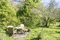 Terrasse mit Blick in den Garten