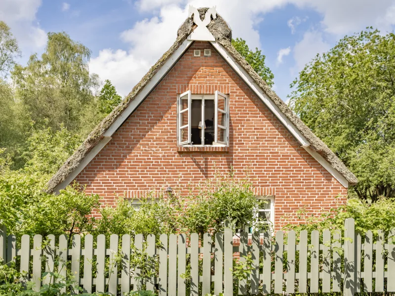  - Haus kaufen in Nehms - Wohntraum unter Reet - Reetdachkate inmitten der Natur