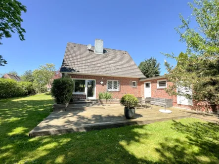 Ansicht vom Garten - Haus kaufen in St. Peter-Ording - Charmantes Einfamilienhaus in ruhiger Lage                                                             St. Peter-Ording