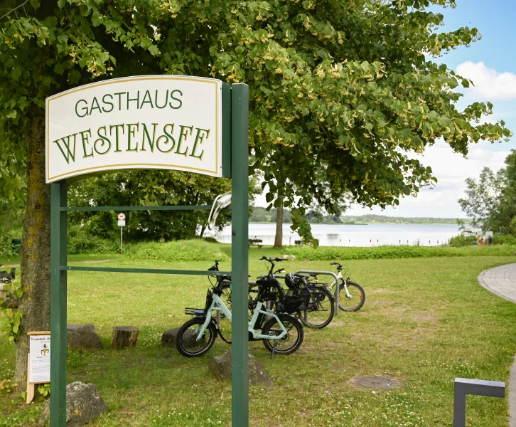 Badestelle am Westensee, mit dem Fahhrad in 3 Minuten erreichbar