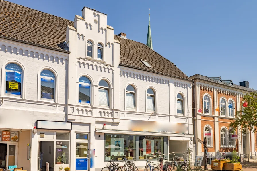 vordere Außenansicht - Haus kaufen in Bad Segeberg - Ausgezeichnetes Renditeobjekt im Herzen von Bad Segeberg - Faktor 15,57