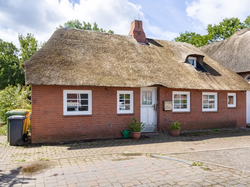  - Haus kaufen in Fahretoft - Reetdachkate mit Weitsicht