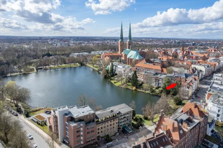 Blick zum Mühlenteich - Wohnung kaufen in Lübeck - Rarität direkt am Mühlenteich