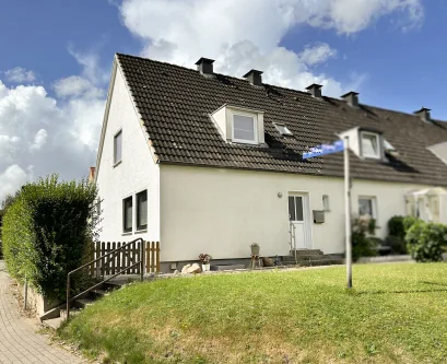  - Haus kaufen in Schleswig - Stilvolles Reihenendhaus: Kernsaniertes Schmuckstück in Schleswig