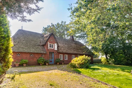  - Haus mieten in Risum-Lindholm - Wohnen unter Reet nahe der Nordsee