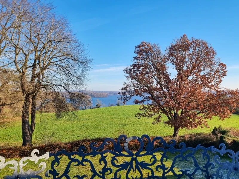 Balkon  mit Blick über den Garten + Kellersee