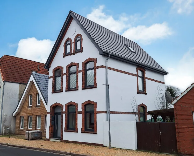  - Haus kaufen in Heide - Zweifamilienhaus | Saniert | Zentrale Lage