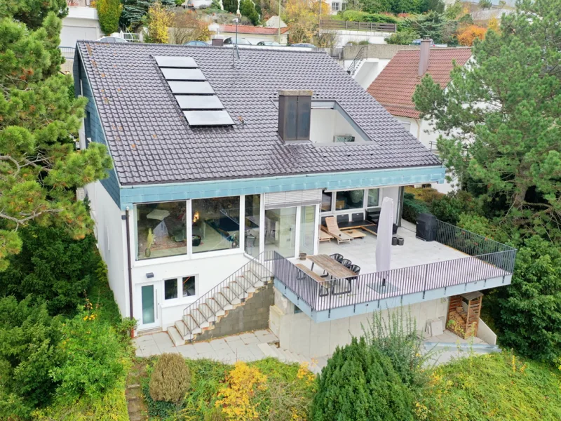  - Haus kaufen in Leonberg - Exklusives EFH mit absoluter Privatsphäre in sonniger Aussichtslage