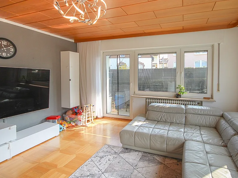  - Wohnung kaufen in Freiberg am Neckar - Kapitalanleger aufgepasst: helle, gepflegte 3-Zimmer-Wohnung mit Balkon