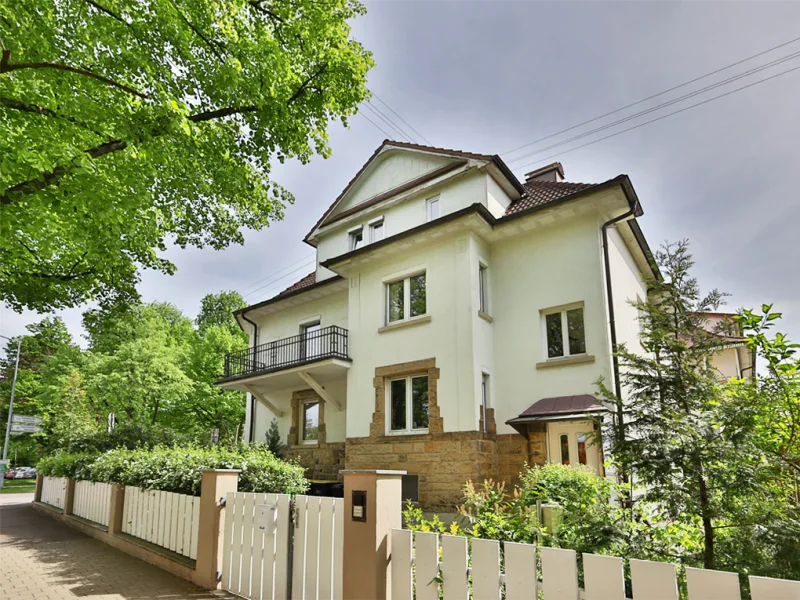 Außenansicht - Haus kaufen in Ludwigsburg - Traumhafte, renditestarke Stadtvilla am Salonwald