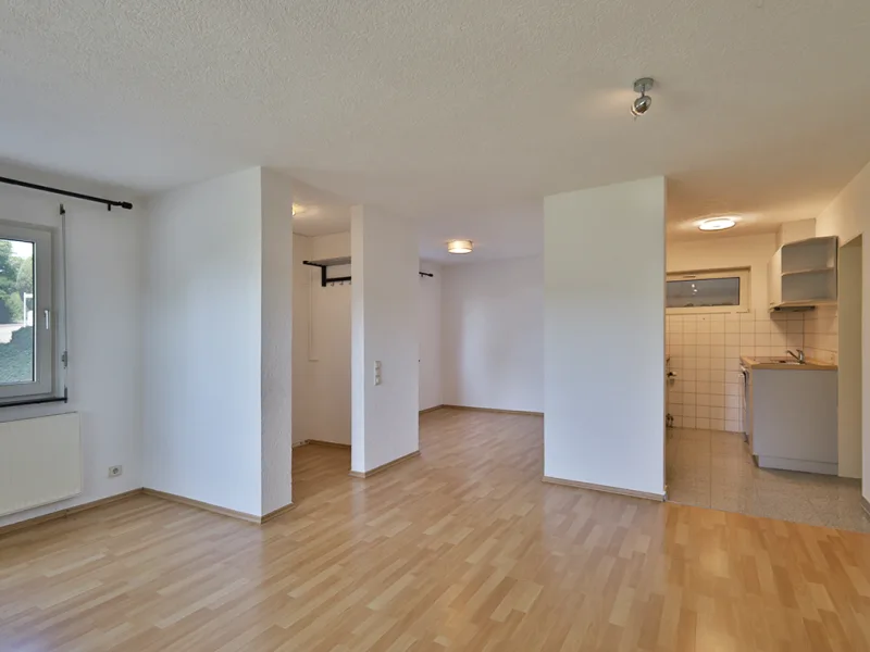 Wohn-/Essbereich Einliegerwohnung UG mit Blick zur Küche