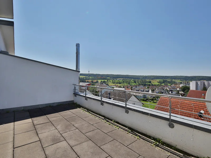 Sonnige Dachterrasse mit Traumaussicht