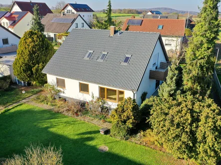  - Haus kaufen in Schlaitdorf - Einfamilienhaus mit Einliegerwohnung, großem Garten, Garage und Carport  in ruhiger Lage