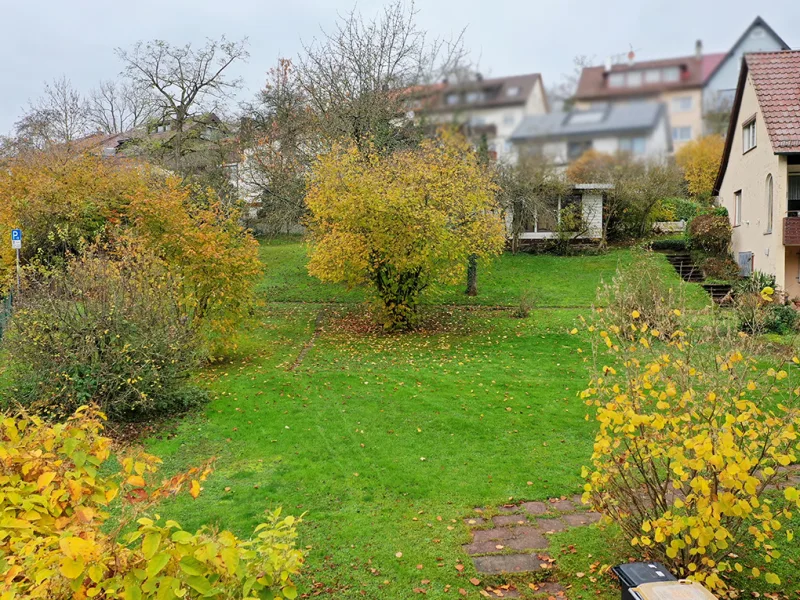 Grundstück mit großem Garten