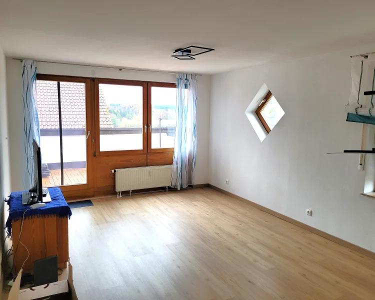 Wohnbereich - Wohnung mieten in Renningen-Malmsheim - Charmante 3-Zimmer-Wohnung mit Balkon