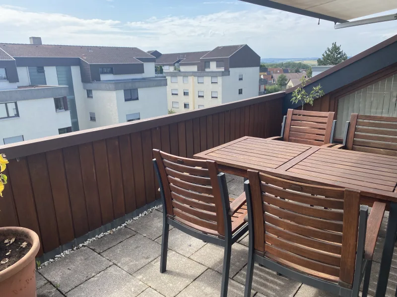 Zweite Terrasse/Loggia angrenzend an die Küche