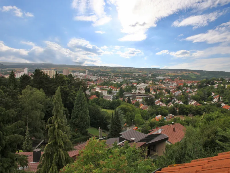 Aussicht - Wohnung mieten in Leonberg - Charmante Maisonettewohnung in begehrter Hanglage von Leonberg