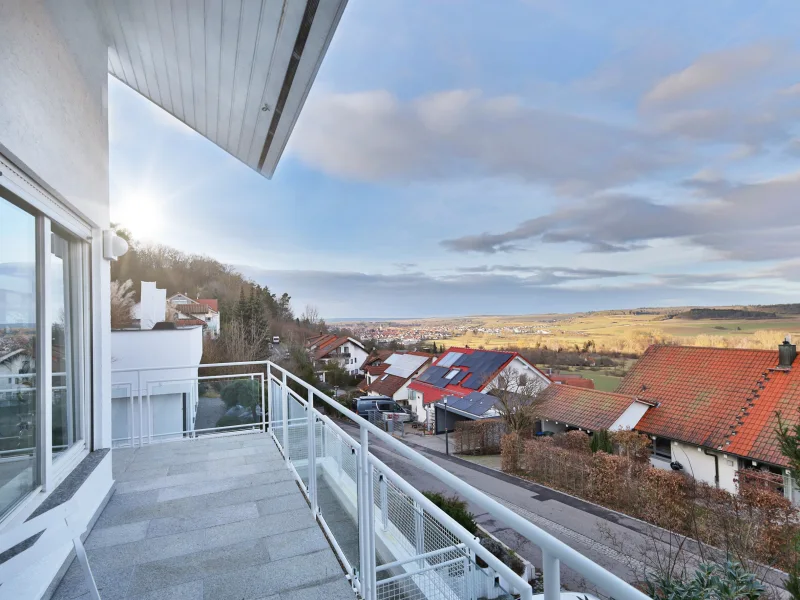 Balkon mit Traumaussicht über die Dächer