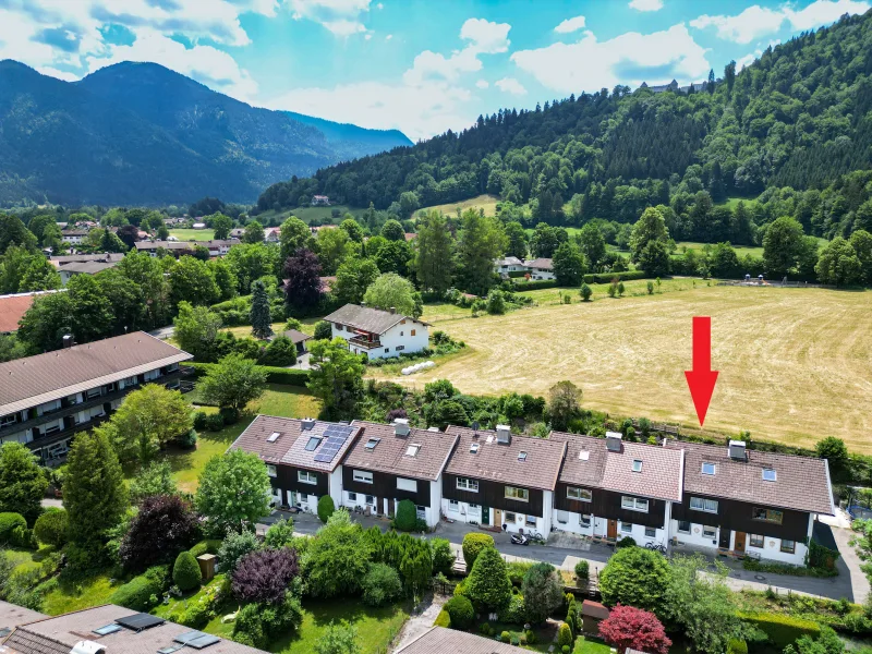 Reihenhaus - Haus kaufen in Kreuth/Weissach - Reihenhaus mit Blick auf Wiesen und Berge