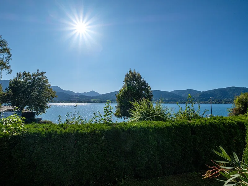 Seeblick und Abendsonne! - Wohnung kaufen in Tegernsee - ETW mit Seeblick - Abendsonne - kleinem Garten!