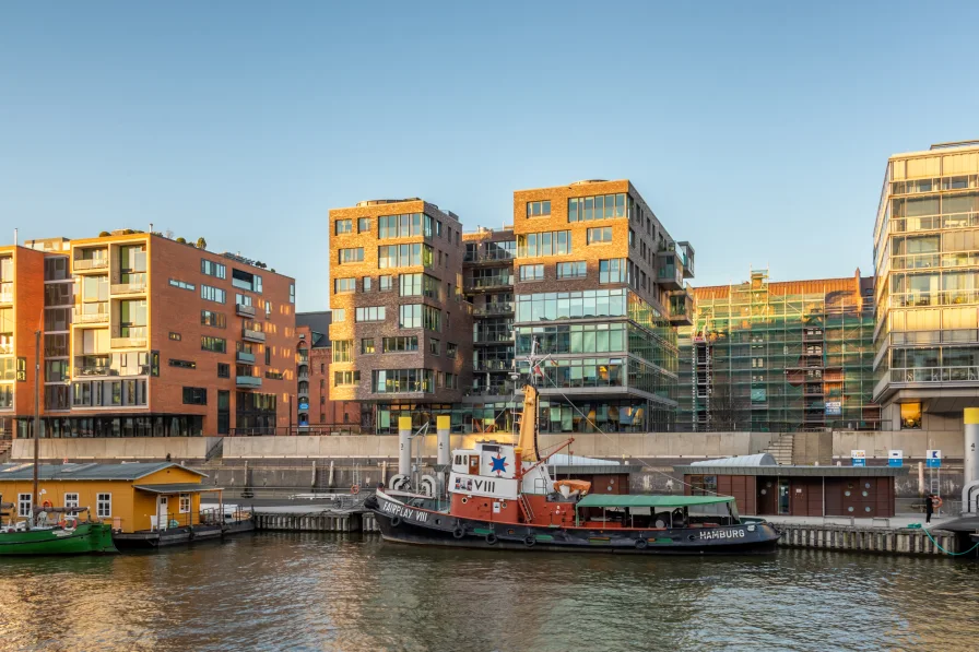 Außenansicht - Wohnung kaufen in Hamburg - HafenCity - Gemütliche 3-Zimmer-Wohnung im Herzen der HafenCity mit traumhaften Blicken zum Traditionsschiffhafen und der Speicherstadt