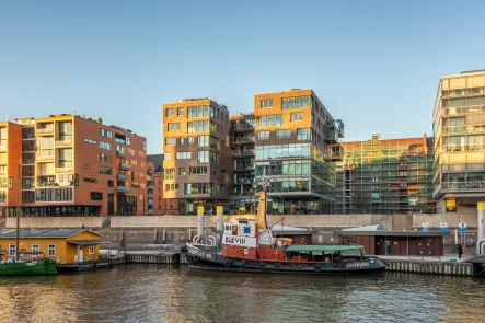 Außenansicht - Wohnung kaufen in Hamburg - HafenCity - Gemütliche 3-Zimmer-Wohnung im Herzen der HafenCity mit traumhaften Blicken zum Traditionsschiffhafen und der Speicherstadt