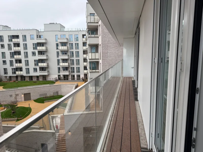 Ausblick Balkon - Wohnung mieten in Hamburg - Exklusive Zwei-Zimmer-Wohnung im Neubauprojekt FiftyNine