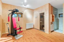 Fitnessraum mit Klaws Sauna