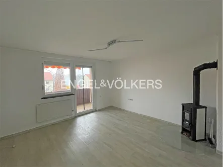 Wohnzimmer - Wohnung mieten in Mannheim - Ansprechende 2-Zimmer-Wohnung mit Balkon!