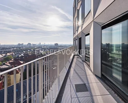 Panorama - Büro/Praxis mieten in München - Visionärer Büroturm mit Stadt- & Alpenpanorama