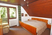 1. Schlafzimmer mit Balkonzugang