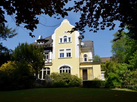  - Haus kaufen in Kreuztal - Historische Villa mit Parkanlage