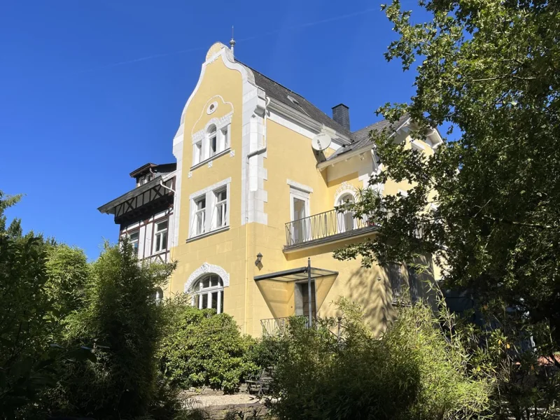 Ansicht aus dem Garten - Haus kaufen in Kreuztal - OPEN HOUSE am 24.05.2024 von 15:00 bis 17:00 Uhr